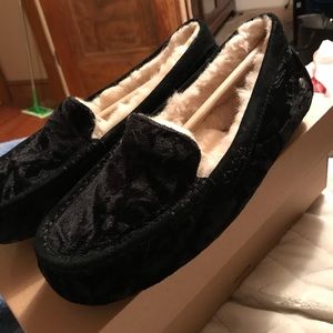 UGG black velvet slippers. Never worn!